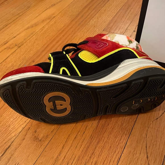 Red/Yellow/Black Gucci Mid-top sneaker - Picture 2 of 4
